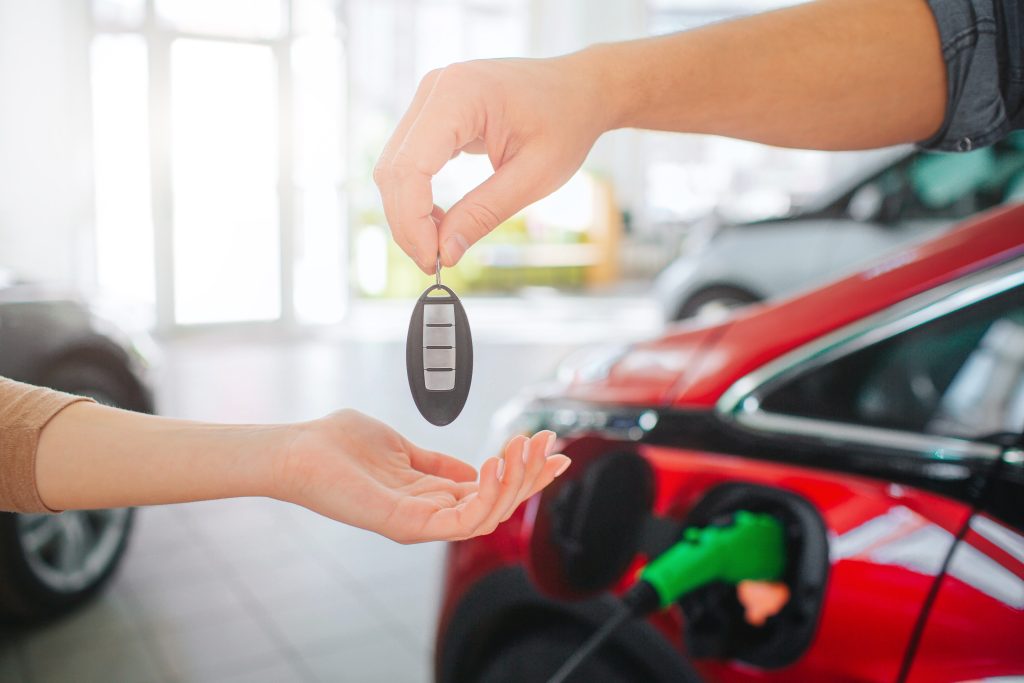 Guide To Buying Electric Car Models | DazeTechnology